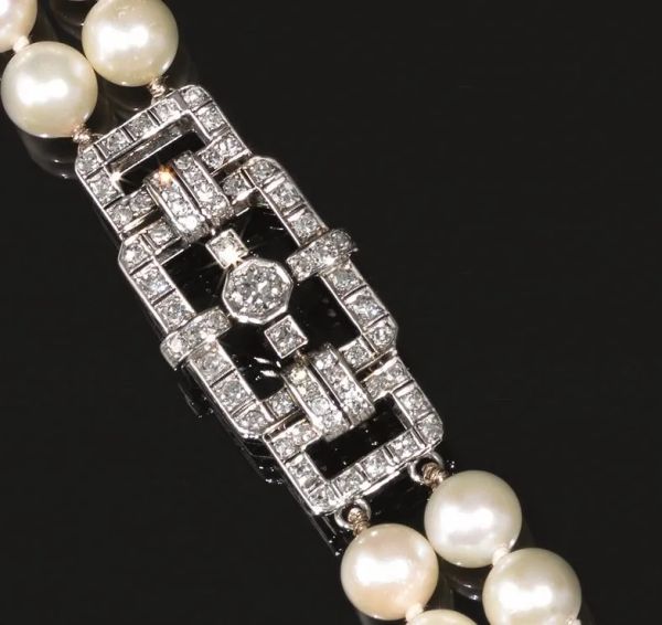 Collana in perle, oro bianco e diamanti