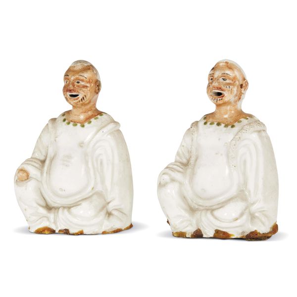 A PAIR OF FIGURES, CHINA, QING DYNASTY, 18TH CENTURY