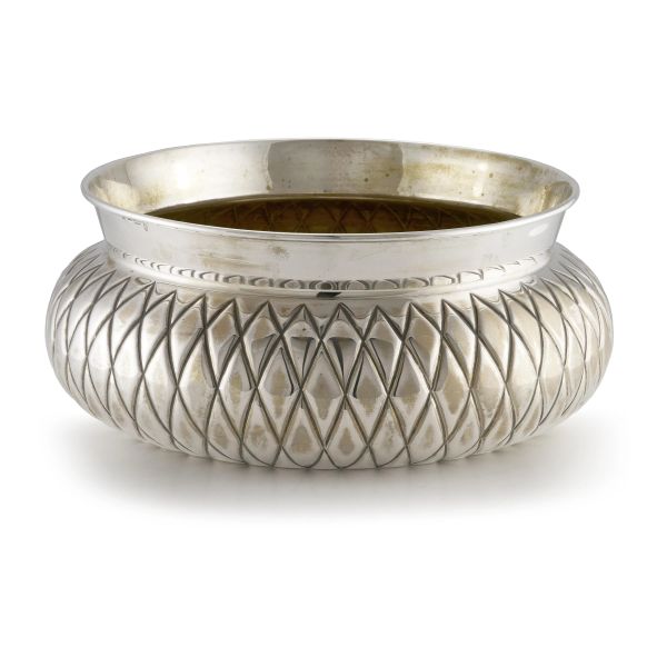 VASCA CENTROTAVOLA, MILANO, SECOLO XX