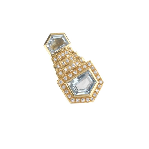 BLUE TOPAZ AND DIAMOND PENDANT IN 18KT YELLOW GOLD