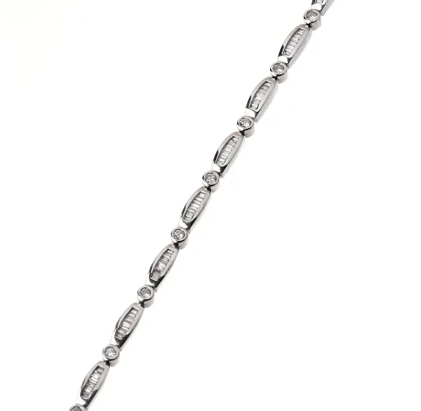 



DIAMOND BRACELET IN 18KT WHITE GOLD