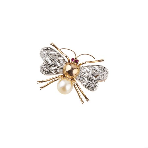 



BUTTERFLY-SHAPED BROOCH IN 14KT GOLD