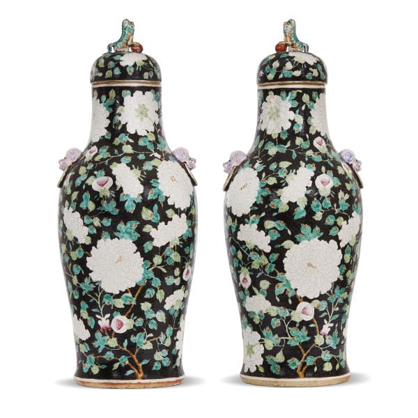 A PAIR OF VASES, CHINA, QING DYNASTY, 19TH-20TH CENTURY