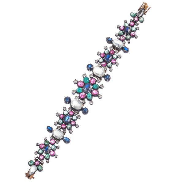 



BRACCIALE CON PIETRE DI COLORE DIAMANTI E PIETRE SINTETICHE