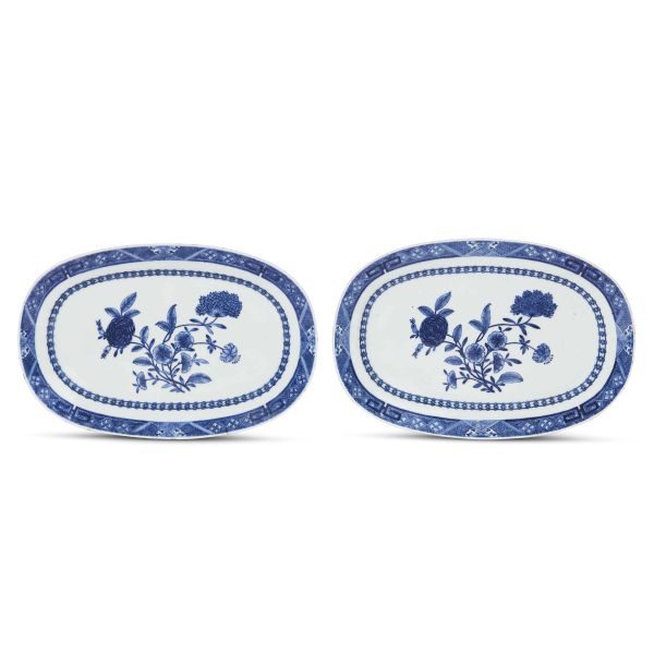 A PAIR OF OVAL TRAYS, CHINA, QING DYNASTY, QIANLONG PERIOD, CIRCA 1750
