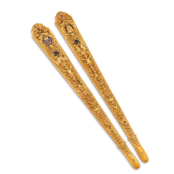 



REMO LUCA FOLDING FAN IN GOLD