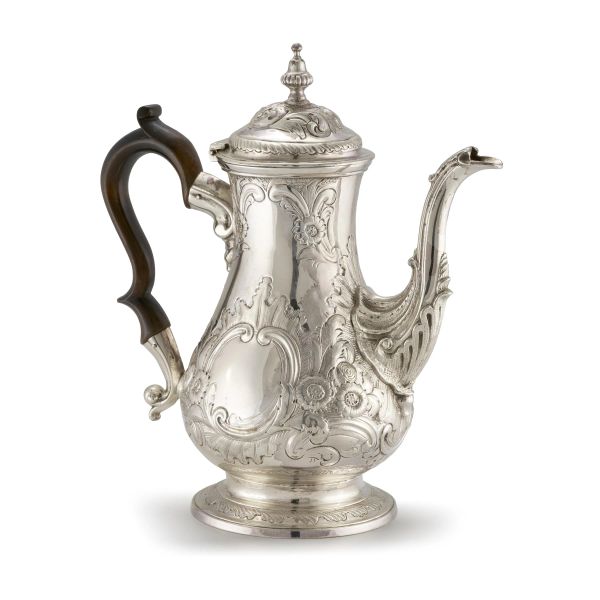 A STERLING SILVER TEA POT, LONDON, 1813, MARK OF WILLIAM BURWASH