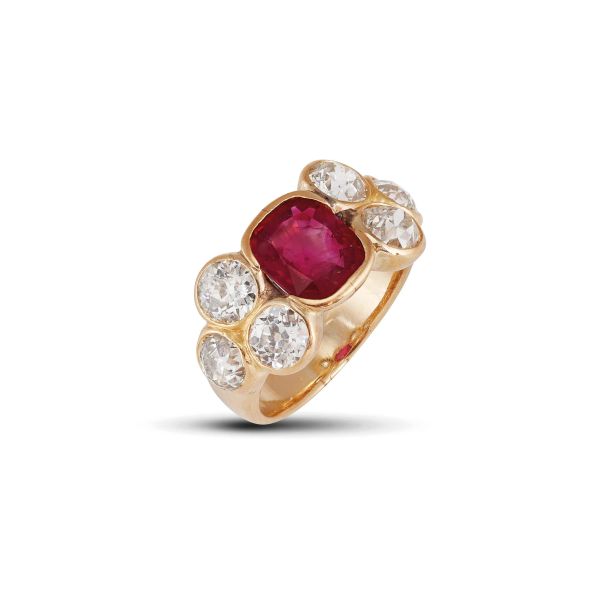 



ANELLO CON RUBINO BIRMANO E DIAMANTI