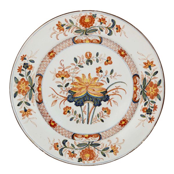 A LARGE PLATE, FAENZA, FERNIANI MANUFACTORY, SECOND HALF 18TH CENTURY