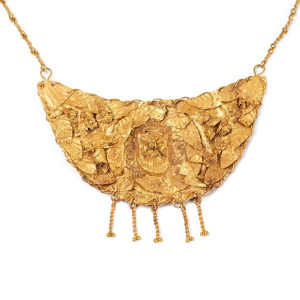 



PECTORAL NECKLACE IN 24KT GOLD