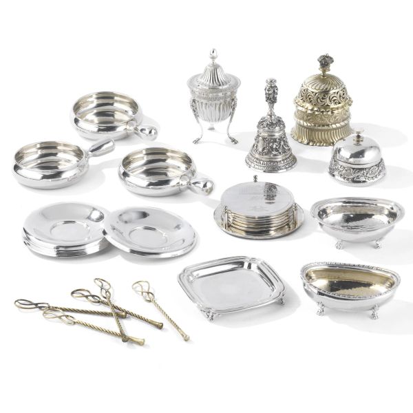 A SILVER SUGAR BOWL, TWO FAVORS, THREE UPSTANDS, 20TH CENTURY AND TABLE AND DESK OBJECTS, 20TH CENTURY