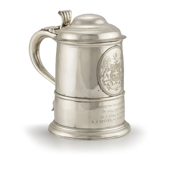 A STERLING SILVER TANKARD, LONDON PROBABILY 1725