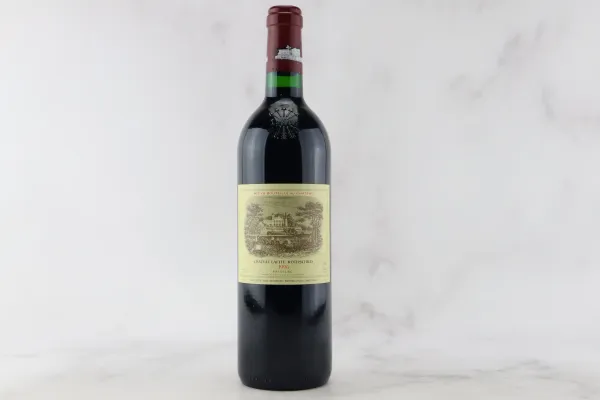 



Ch&acirc;teau Lafite Rothschild 1996