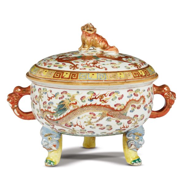



A FAMILLE-ROSE INCENSE BURNER AND COVER, CHINA, LATE QING DYNASTY, 19TH/20TH CENTURY