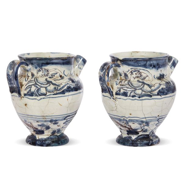 COPPIA DI VERSATOI, SAVONA O ALBISOLA, SECONDA MET&Agrave; SECOLO XVII