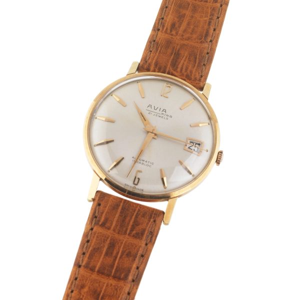 AVIA KING YELLOW GOLD WRISTWATCH