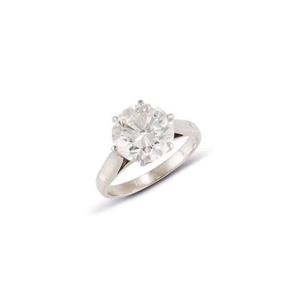 



ANELLO SOLITARIO CON DIAMANTE