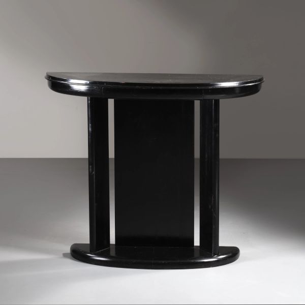 



BLACK LACQUERED WOODEN CONSOLLE