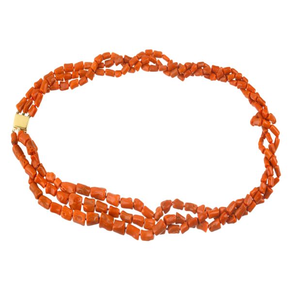 



LONG CORAL NECKLACE