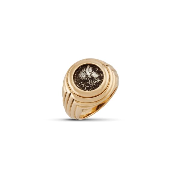 Bulgari - 



BULGARI ANELLO CON MONETA