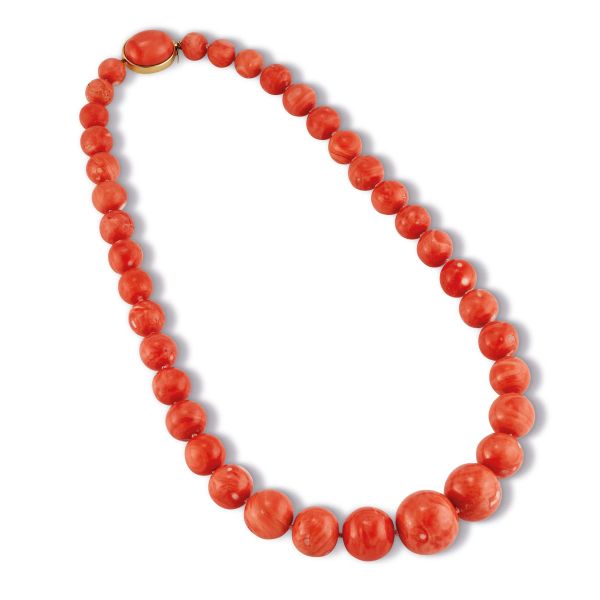 



LUNGA COLLANA IN CORALLO 