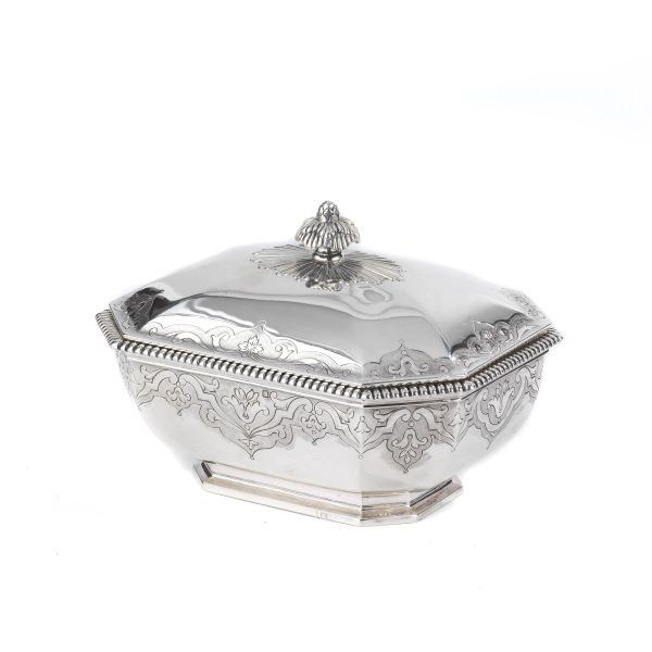 A SILVER BOX, PARIS, END OF 19TH CENTURY, MARK OF CARDEILHAC
