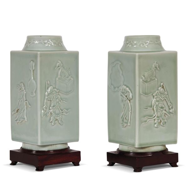 A PAIR OF VASES, CHINA, QING DYNASTY, 19TH-20TH CENTURY