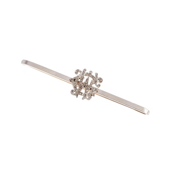 



BAR BROOCH IN 18KT TWO TONE GOLD