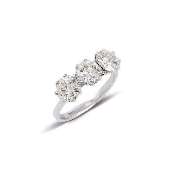 



ANELLO TRILOGY CON DIAMANTI