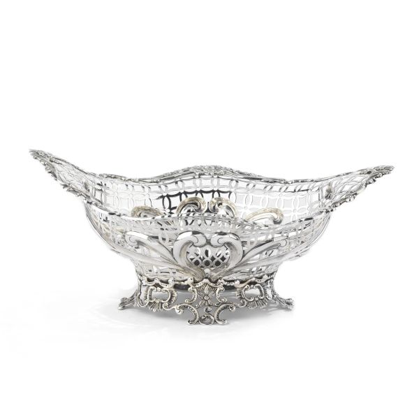 A SILVER BASKET, LONDON, 1890, MARK OF WILLIAM COMYNS &amp; SONS