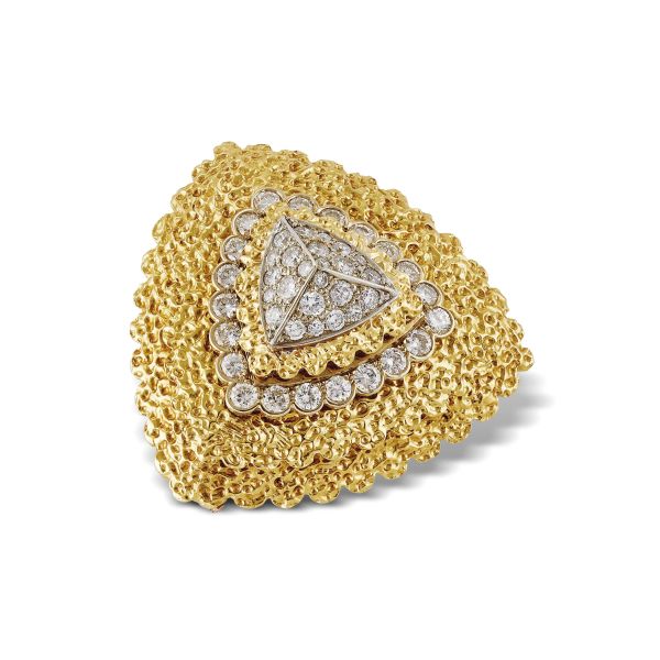 Van Cleef &amp; Arpels - 



VAN CLEEF &amp; ARPELS DIAMOND BROOCH IN 18KT TWO TONE GOLD