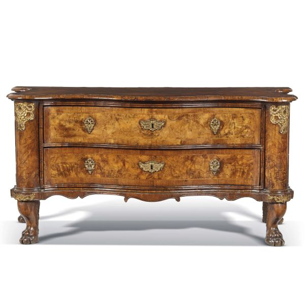 AN EMILIAN COMMODE, FIRST HALF 18TH CENTURY