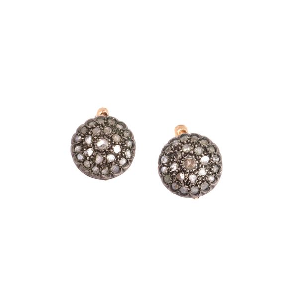 



DIAMOND ROUND EARRINGS IN GOLD AND SILVER 