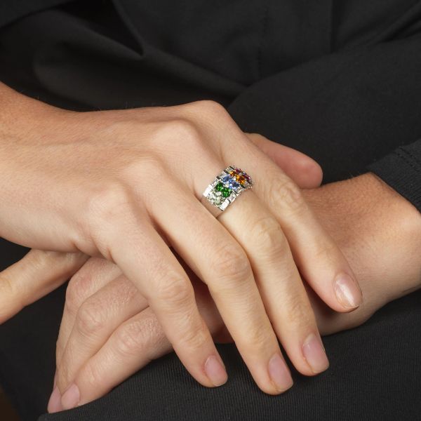 ANELLO A FASCIA CON DIAMANTI E PIETRE SEMIPREZIOSE