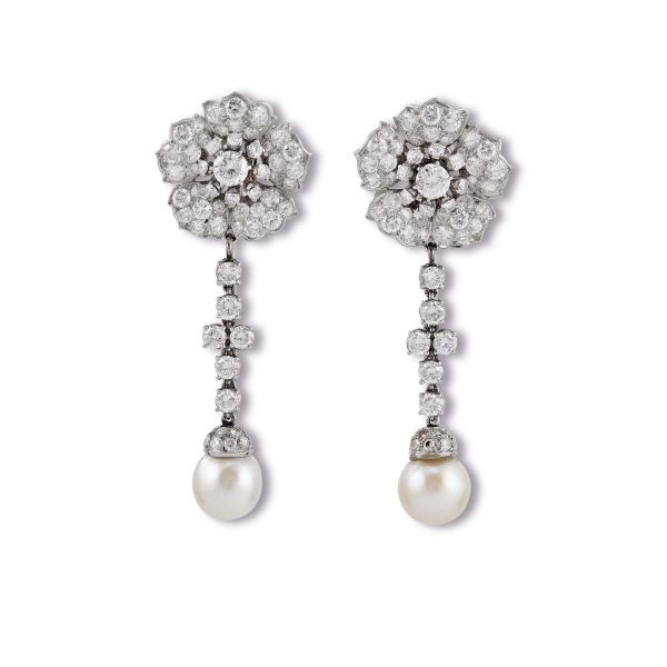 



LONG PEARL AND DIAMOND DROP EARRINGS IN 18KT WHITE GOLD