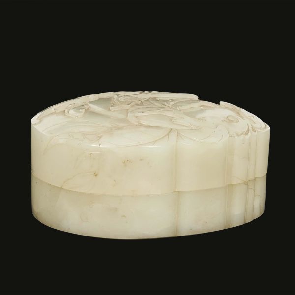 A PEACH-SHAPED BOX, CHINA, QING DYNASTY, 18TH CENTURY