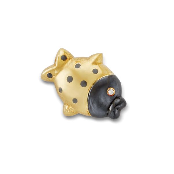 



FARAONE FISH SHAPED BROOCH IN 18KT YELLOW GOLD AND BURNISHED STEEL