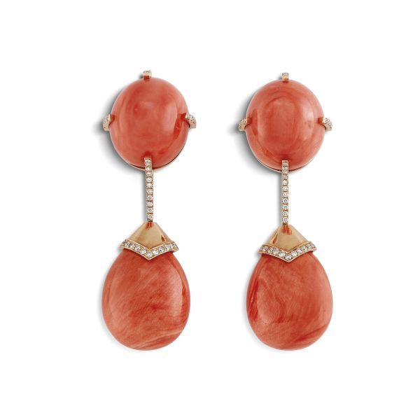 



LONG CORAL AND DIAMOND DROP EARRINGS IN 18KT ROSE GOLD