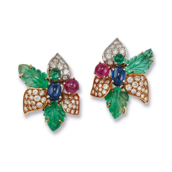 



PAIR OF FLORAL EARRINGS WITH DIAMONDS AND GEMSTONES