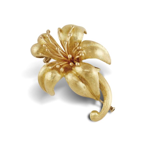 FLOWER-SHAPED BROOCH IN 18KT YELLOW GOLD