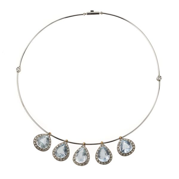 



COLLANA RIGIDA CON PIETRE SEMIPREZIOSE E DIAMANTI