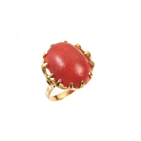18KT YELLOW GOLD RING