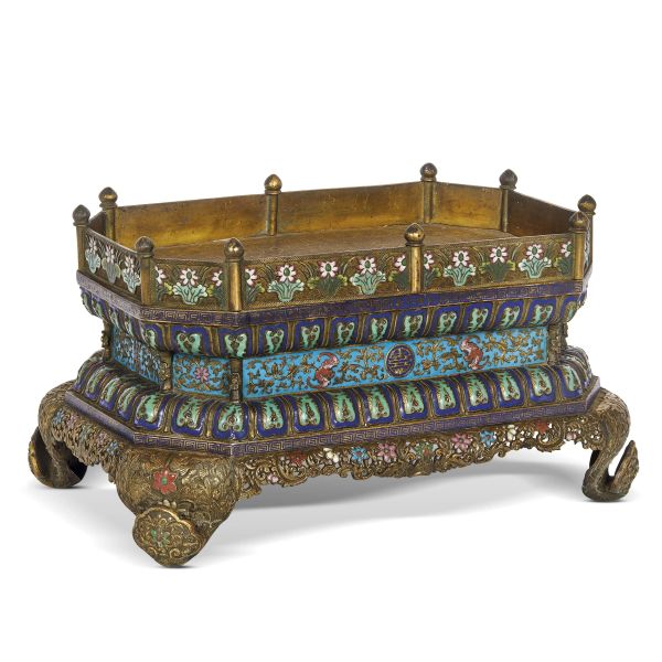 A BASE, CHINA, QING DYNASTY, 18TH CENTURY