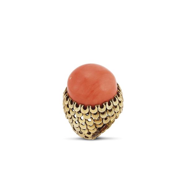 BIG CORAL RING IN 14KT GOLD
