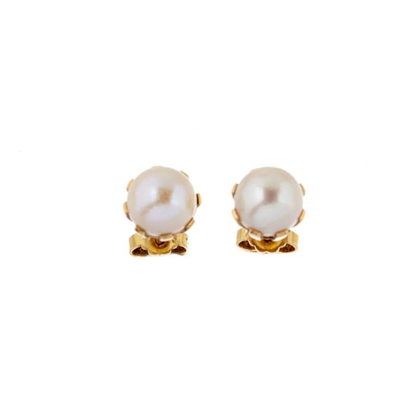 



PAIR OF EARRINGS WITH PEARLS