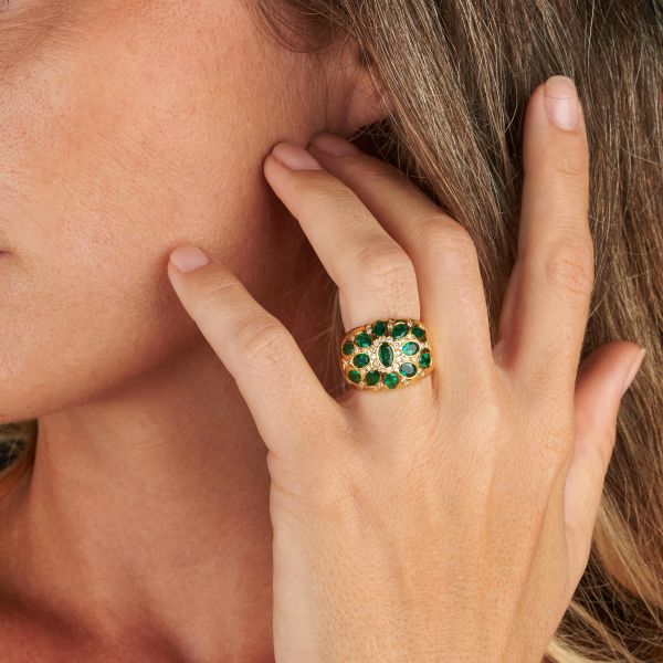 ANELLO A FASCIA CON SMERALDI E DIAMANTI