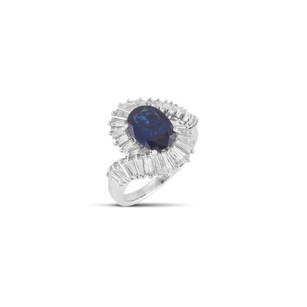 SAPPHIRE AND DIAMOND RING IN 18KT WHITE GOLD