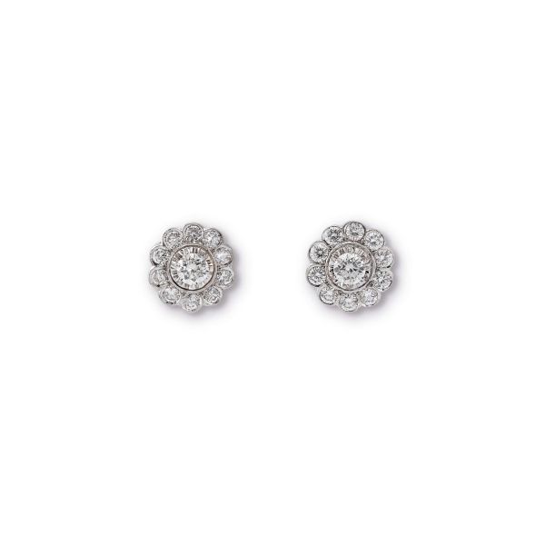 



PAIR OF DIAMOND EARRINGS