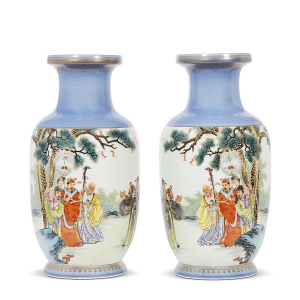 A PAIR OF VASES, CHINA, 1960