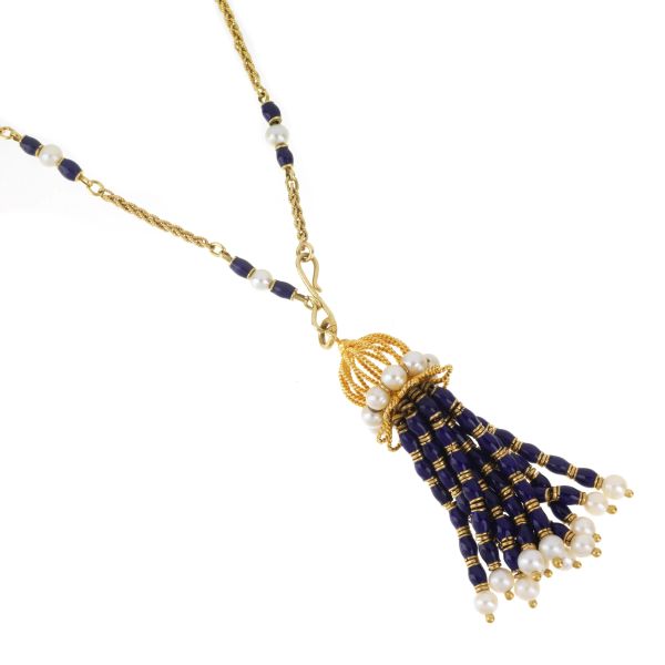 LONG NECKLACE WITH A FRINGED PENDANT IN 18KT YELLOW GOLD